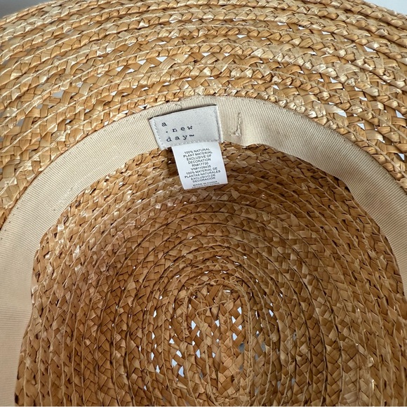 Straw Hat - Picture 3 of 3
